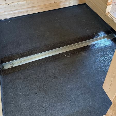 Проливной пол в моечном отделении